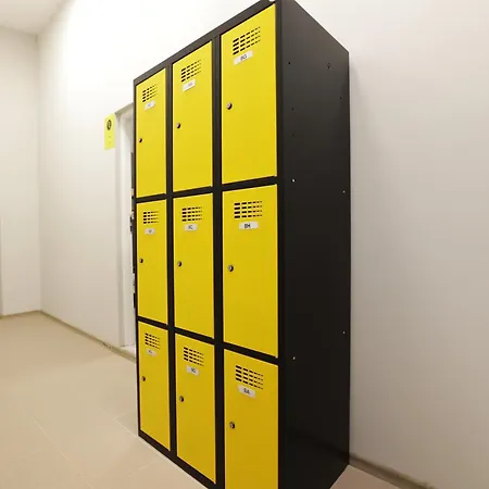 Regem אכסניה *